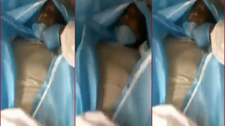 जिवंत कोरोना रुग्णाला अंत्यसंस्कारासाठी नेलं? भाजपाच्या आरोपावर पालिकेचं ट्विटर वॉर जिवंत कोरोना रुग्णाला अंत्यसंस्कारासाठी नेलं? भाजपाच्या आरोपावर पालिकेचं ट्विटर वॉर