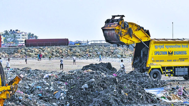 पालिकेच्या सफाई विभागात खाजगिकरणाचा घाट? पालिकेच्या सफाई विभागात खाजगिकरणाचा घाट?