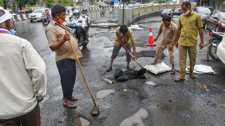 चांगल्या नाही तर खराब रस्त्यांची डागडुजी करण्याची नागरिकांची विनंती चांगल्या नाही तर खराब रस्त्यांची डागडुजी करण्याची नागरिकांची विनंती