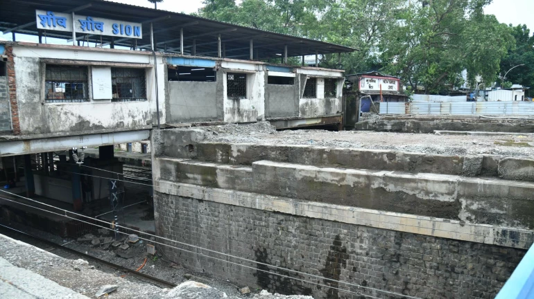 Mumbai: BMC Begins Reconstruction of Sion and Belasis Flyovers; Commissioner Reviews Progress Mumbai: BMC Begins Reconstruction of Sion and Belasis Flyovers; Commissioner Reviews Progress