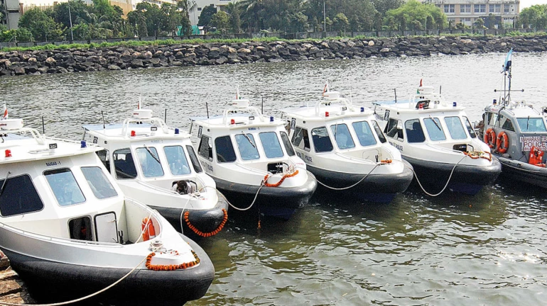 पश्चिमी तट पर स्थित राज्यों में, महाराष्ट्र में पुलिस गश्ती नौकाओं की संख्या सबसे अधिक