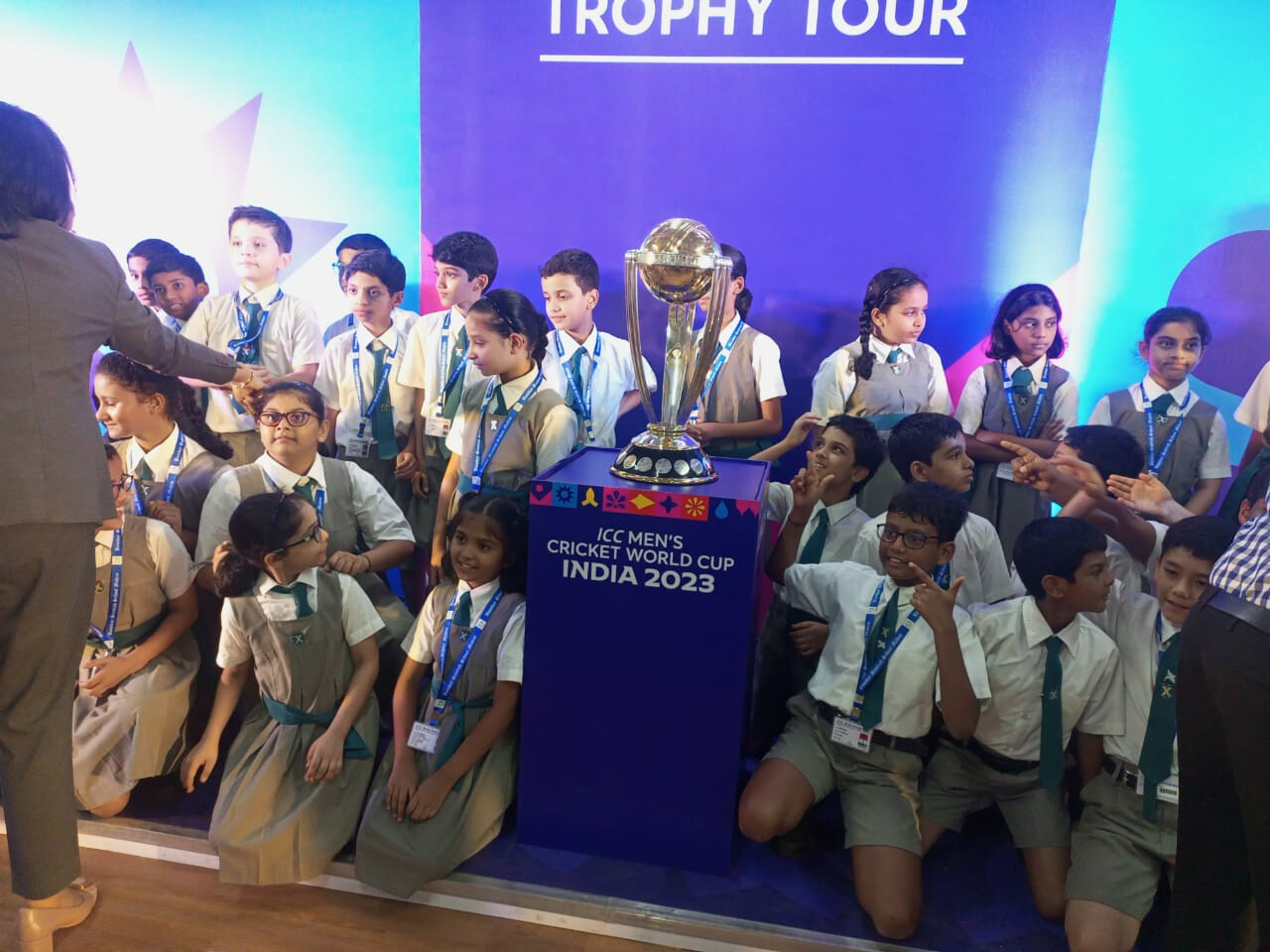 माहिम : बॉम्बे स्कॉटिश स्कूलमध्ये पोहोचली 'ICC क्रिकेट वर्ल्ड कप' ट्रॉफी, पहा पहिली झलक