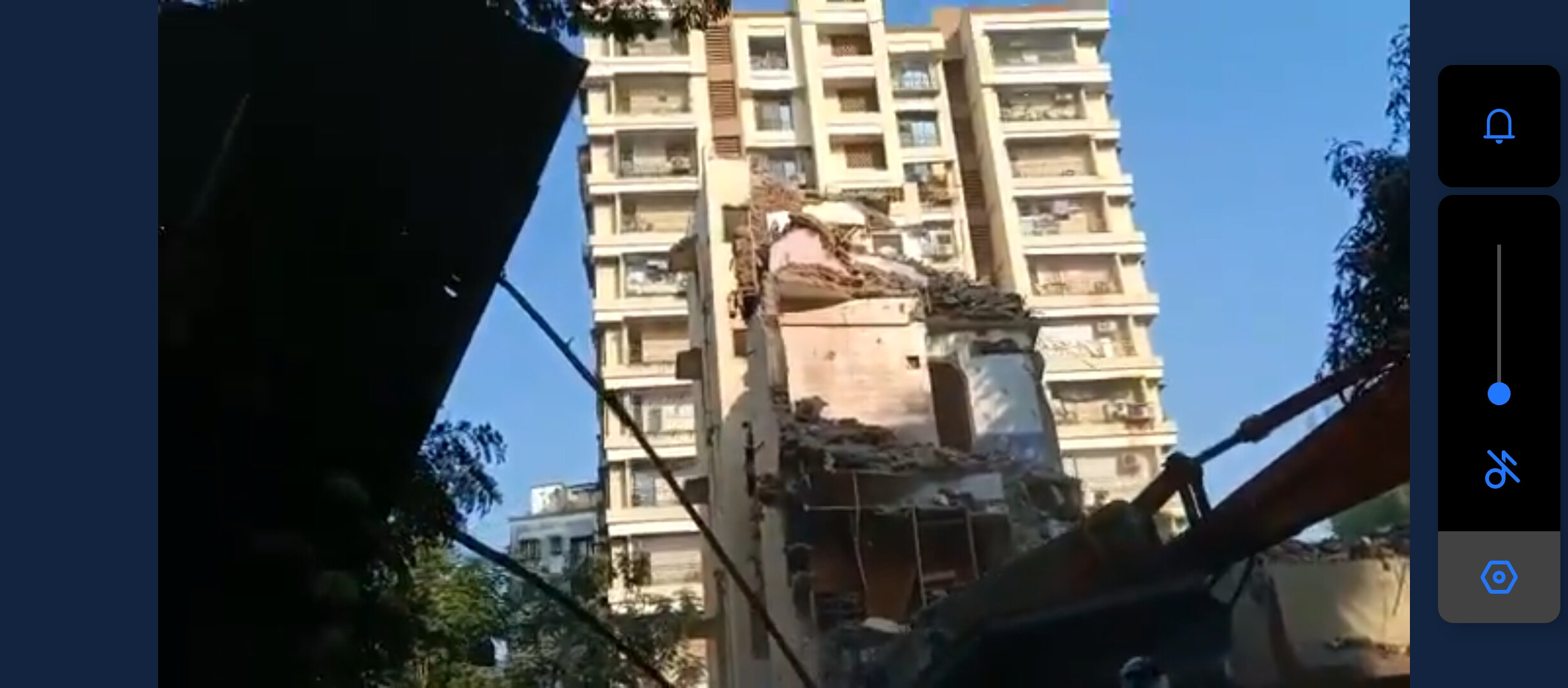 मुंबई- बोरीवली में इमारत गिरी