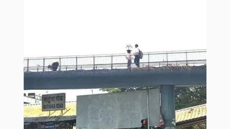 माटुंगा में नया जेड ब्रिज बनकर तैयार होने के करीब माटुंगा में नया जेड ब्रिज बनकर तैयार होने के करीब