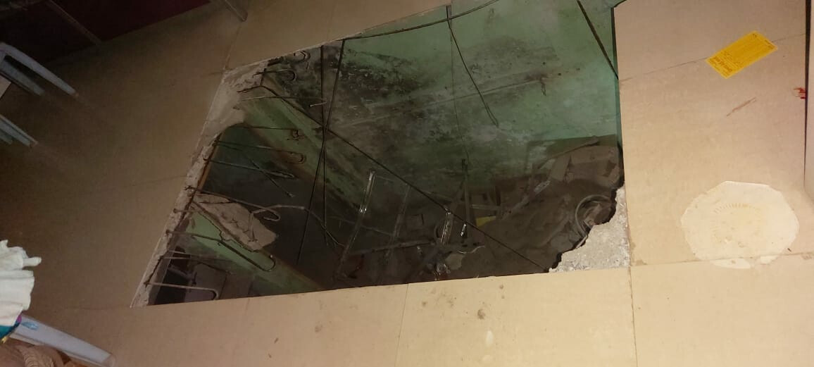 Dahisar building collapses; BMC issues notice to vacate building