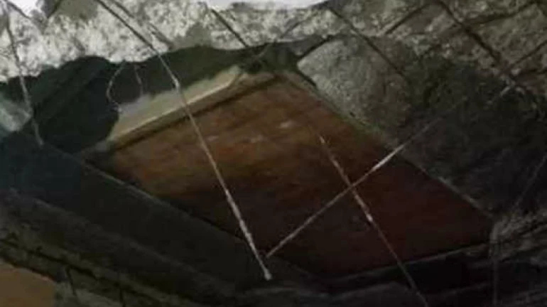 मुंबईत इमारतीचा स्लॅब कोसळला, वयोवृद्ध दाम्पत्याचा दुर्दैवी मृत्यू मुंबईत इमारतीचा स्लॅब कोसळला, वयोवृद्ध दाम्पत्याचा दुर्दैवी मृत्यू