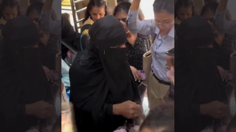 57-Year-Old Man Wearing Burqa Arrested For Travelling in Ladies Coach Of Mumbai Local Train 57-Year-Old Man Wearing Burqa Arrested For Travelling in Ladies Coach Of Mumbai Local Train