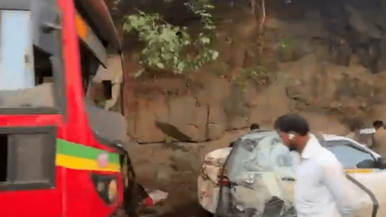 Mumbai: Cab Driver Killed After BEST Bus Crashes Into Parked Vehicle in Malad East Mumbai: Cab Driver Killed After BEST Bus Crashes Into Parked Vehicle in Malad East