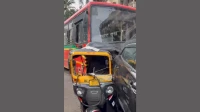Mumbai: BEST Bus Crashes Into 13 Vehicles in Andheri West Mumbai: BEST Bus Crashes Into 13 Vehicles in Andheri West
