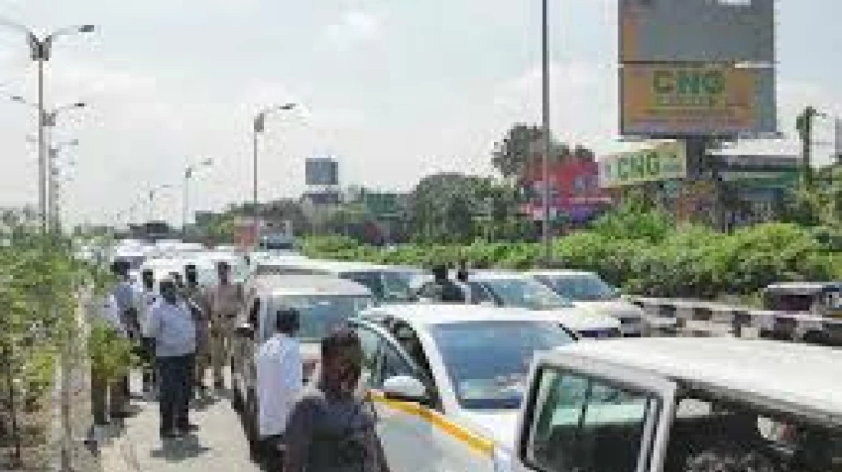 Mumbai: 30 odd vehicles collide on the Sion-Panvel highway Mumbai: 30 odd vehicles collide on the Sion-Panvel highway