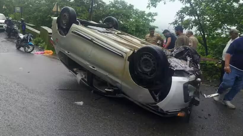 माथेरान- ब्रेक फेल होने से पलटी टूरिस्ट कार का गंभीर एक्सीडेंट