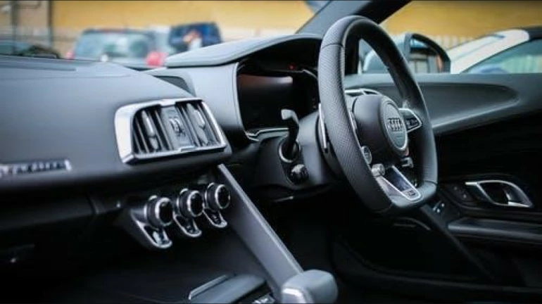 जनतेच्या पैशातून मंत्र्यांना आलिशान गाड्या जनतेच्या पैशातून मंत्र्यांना आलिशान गाड्या