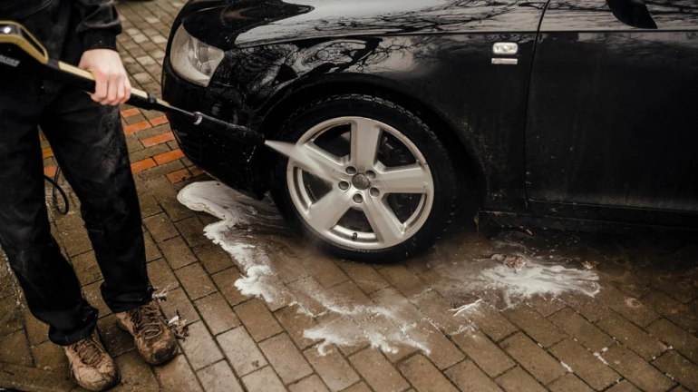 मुंबईत प्रवेश करण्यापूर्वी वाहनांची चाके धुतली जाणार मुंबईत प्रवेश करण्यापूर्वी वाहनांची चाके धुतली जाणार