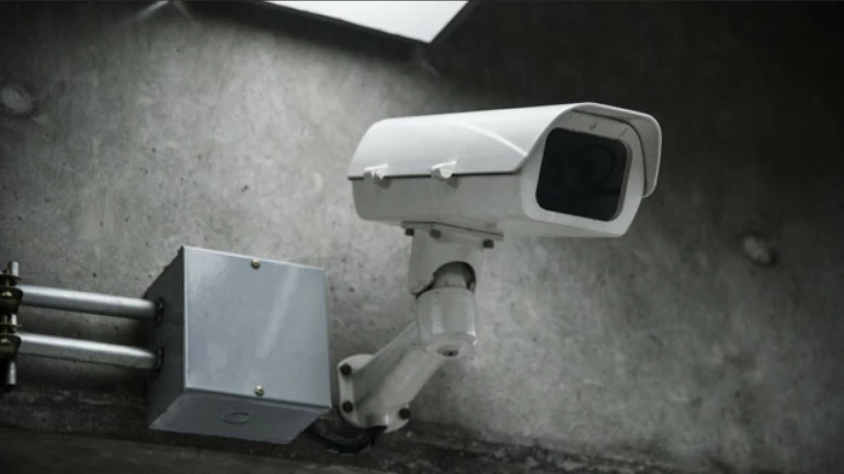 मार्च २०२३ पर्यंत लोकलच्या महिला डब्यांमध्ये सीसीटीव्ही कॅमेरे बसविण्यात येणार मार्च २०२३ पर्यंत लोकलच्या महिला डब्यांमध्ये सीसीटीव्ही कॅमेरे बसविण्यात येणार