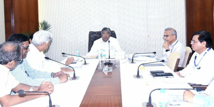 उच्च एवं तकनीकी शिक्षा मंत्री चंद्रकांत पाटिल ने मुंबई विश्वविद्यालय के कामकाज की समीक्षा की