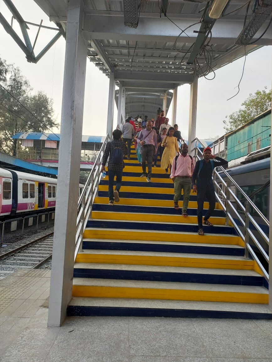 चर्नी रोडचा नवीन रेल्वे ब्रिज प्रवाशांसाठी खुला