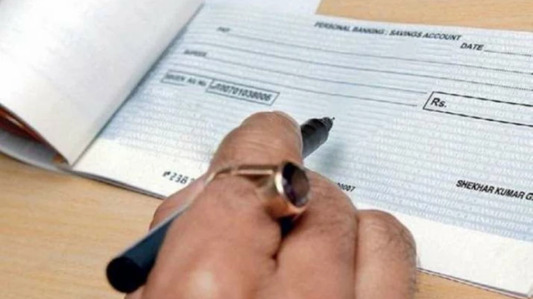 एसबीआयची नवीन सुविधा, घर बसल्या चेक पेमेंट थांबवता येणार एसबीआयची नवीन सुविधा, घर बसल्या चेक पेमेंट थांबवता येणार