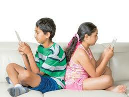 Maharashtra Govt Sets Up Expert Task Force to Tackle Rising Digital Addiction Among Children