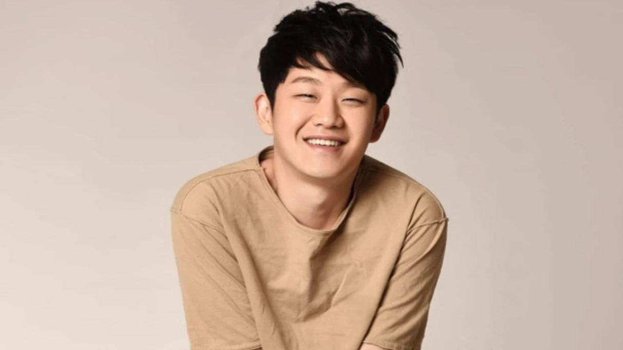 Popular Korean singer Choi Sung Bong found dead in the residence; police suspect suicide