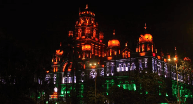 Deposit money or will seize the Western Railway building at Churchgate: HC issues order to WR
