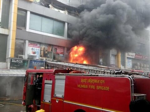 सिटी सेंटर माॅलमध्ये १ हजार अनधिकृत गाळे?