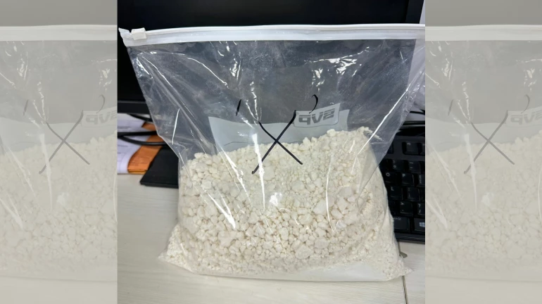 मुंबई- DRI अधिकारियों ने 15 करोड़ रुपये की 1,500 ग्राम कोकीन जब्त की मुंबई- DRI अधिकारियों ने 15 करोड़ रुपये की 1,500 ग्राम कोकीन जब्त की