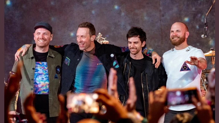 Coldplay in Mumbai : कॉन्सर्टमुळे हॉटेल्सचे दर लाखोंच्या घरात Coldplay in Mumbai : कॉन्सर्टमुळे हॉटेल्सचे दर लाखोंच्या घरात