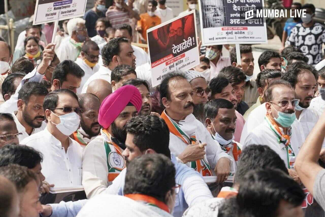 अर्णब गोस्वामीविरोधात वरळीत उग्र आंदोलन!