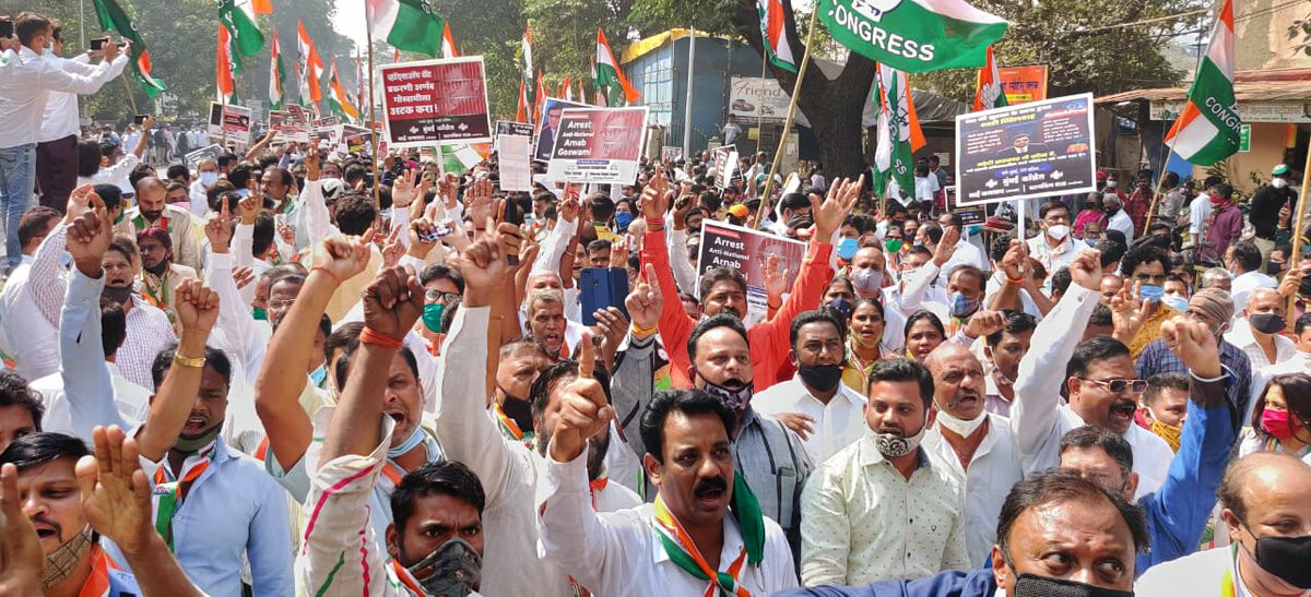 अर्णब गोस्वामीविरोधात वरळीत उग्र आंदोलन!