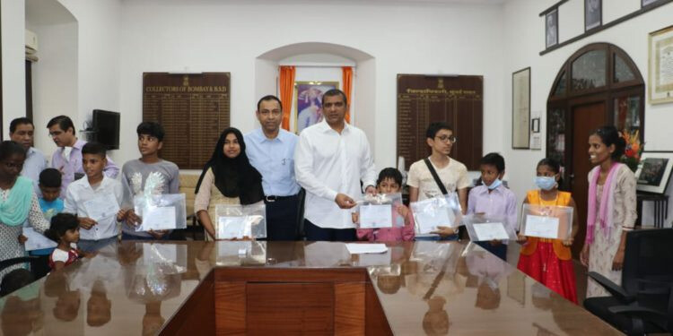 कोविड-19 के कारण अपने परिजनों को खोने वाले 11 बच्चों को 5 लाख रुपये की मदद