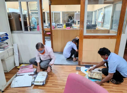 Maharashtra: As a part of Swachha Parisar, CR observes cleaning of workplaces