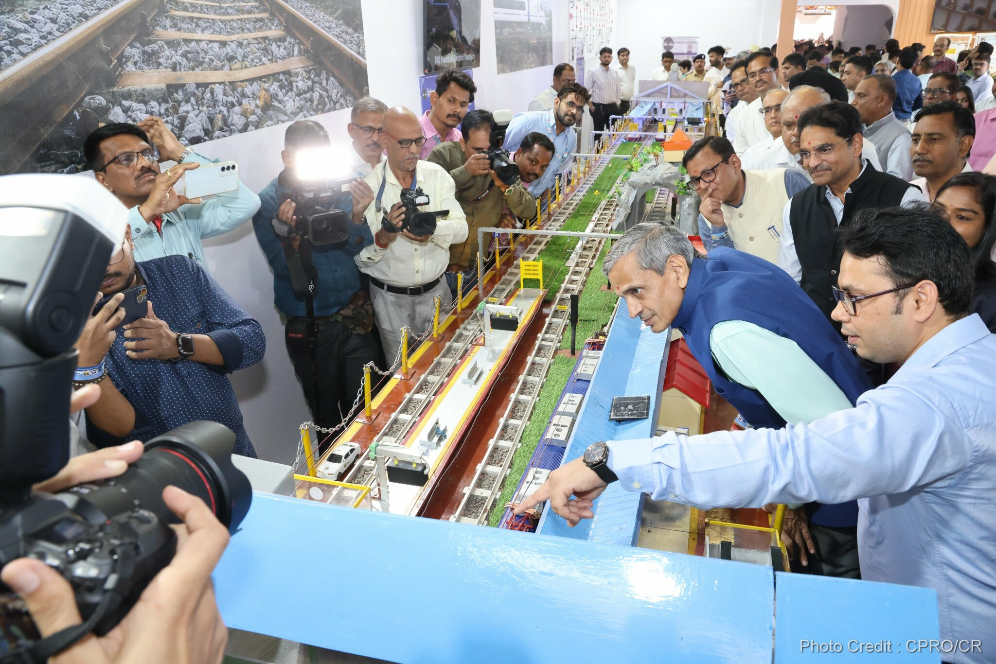 CR's “100 years of Railway Electrification exhibition” at CSMT gets huge response with 15 lakh visitors