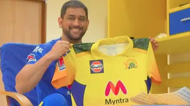 सीएसकेची यंदाच्या आयपीएलसाठी नवीन जर्सी, धोनीने केली लाँच सीएसकेची यंदाच्या आयपीएलसाठी नवीन जर्सी, धोनीने केली लाँच