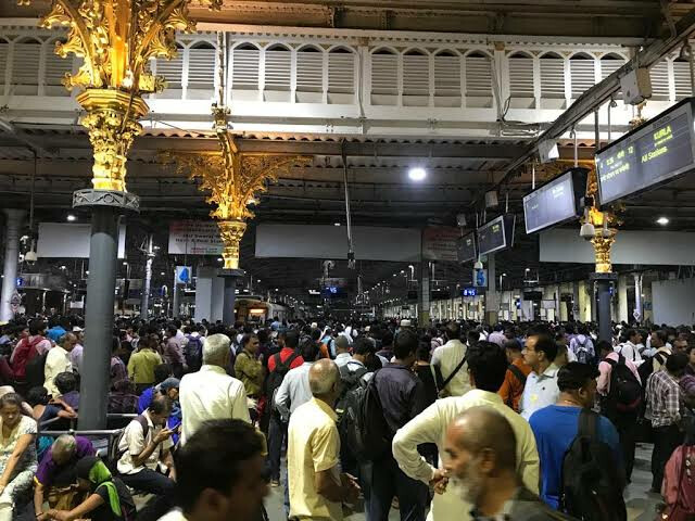 रेल्वे गाड्या आता 24 डब्यांच्या, प्रवास हो़णार सुखकर