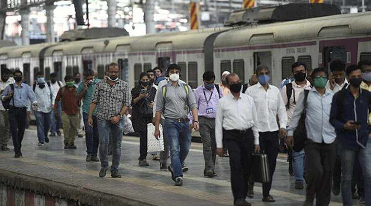 महाराष्ट्र में सभी कोरोना प्रतिबंध हटाए गए