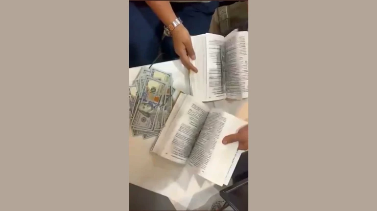 Mumbai: Custom officials nabbed 2 foreign nationals with $90,000 and 2.5 kg gold Mumbai: Custom officials nabbed 2 foreign nationals with $90,000 and 2.5 kg gold