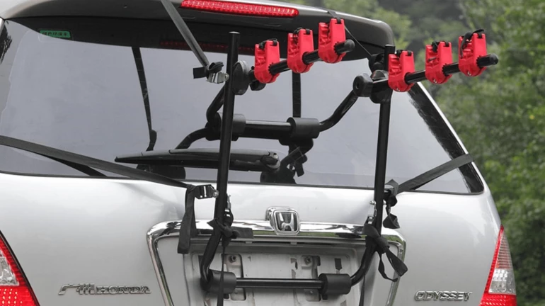 वाहनांच्या मागे सायकल कॅरिअर बसवणाऱ्यांवर कारवाई नाही वाहनांच्या मागे सायकल कॅरिअर बसवणाऱ्यांवर कारवाई नाही