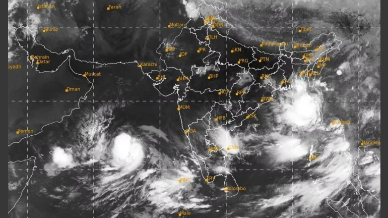 बिपरजॉय चक्रीवादळाची तीव्रता वाढली, मुसळधार पावासाची शक्यता बिपरजॉय चक्रीवादळाची तीव्रता वाढली, मुसळधार पावासाची शक्यता