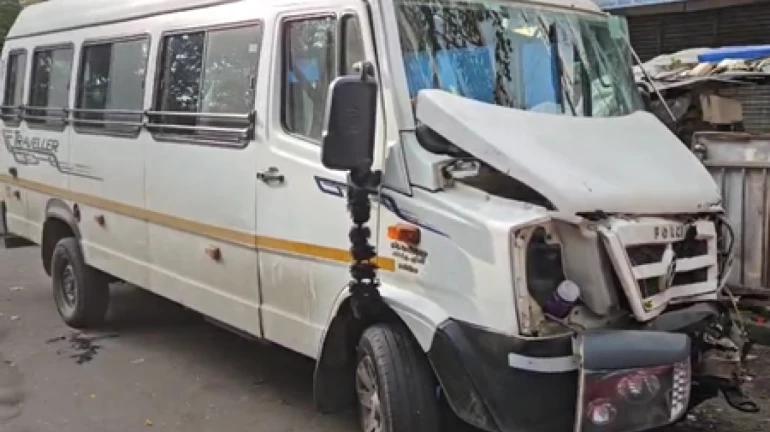 मुंबई - दादर प्लाज़ा बस स्टॉप पर तेज़ रफ़्तार वाहन बेस्ट बस से टकराई मुंबई - दादर प्लाज़ा बस स्टॉप पर तेज़ रफ़्तार वाहन बेस्ट बस से टकराई