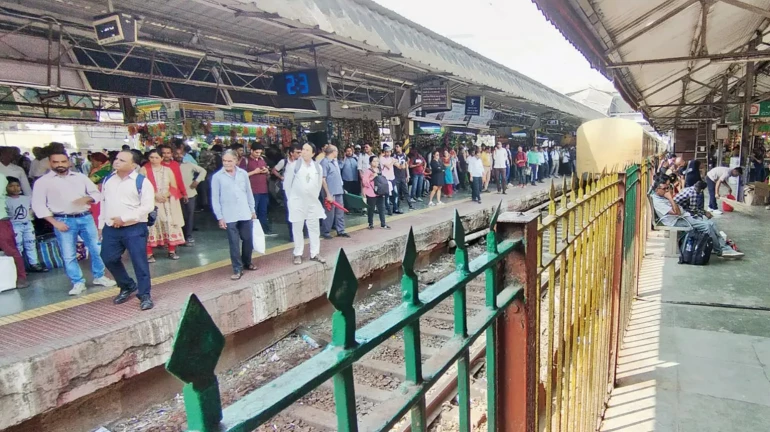 Mumbai Local News: Dadar Station To Soon Have Double Discharge Platform - Details Here Mumbai Local News: Dadar Station To Soon Have Double Discharge Platform - Details Here