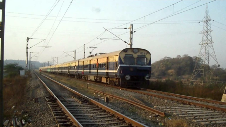 मुंबई-नाशिक रेल्वे मार्गावर लवकरच मेमू शटल लोकल सेवा मुंबई-नाशिक रेल्वे मार्गावर लवकरच मेमू शटल लोकल सेवा