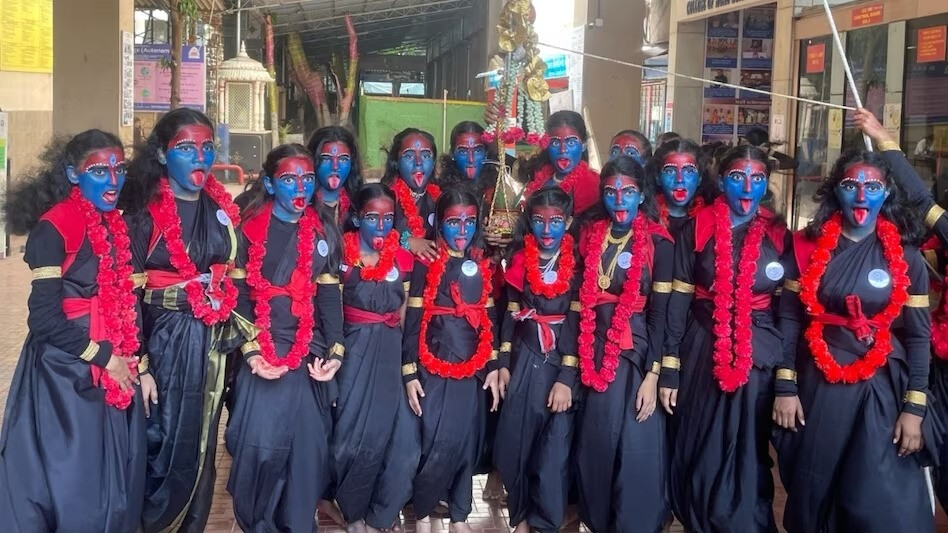 Dahi handi 2023 : निर्भया गोविंदा पथक ‘माँ काली’च्या वेशात फोडणार दहीहंडी