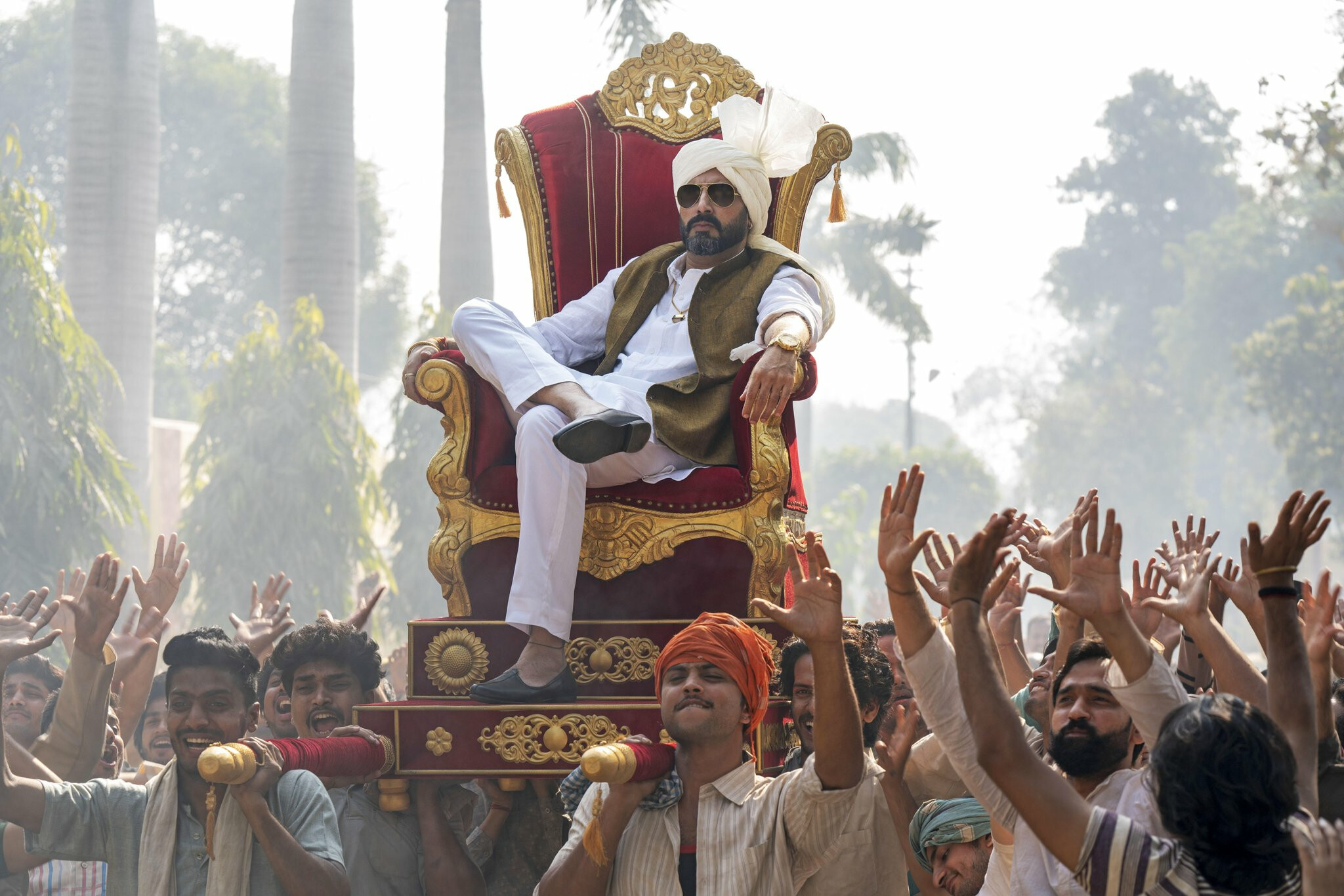 आगरा में जोरों पर चल रही है 'दववीं' की शूटिंग, दबंग नेता के अवतार में दिखेंगे अभिषेक बच्चन