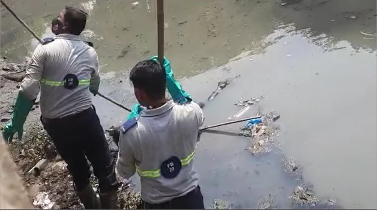 विक्रोळीत नाल्यात मृतदेह सापडला विक्रोळीत नाल्यात मृतदेह सापडला