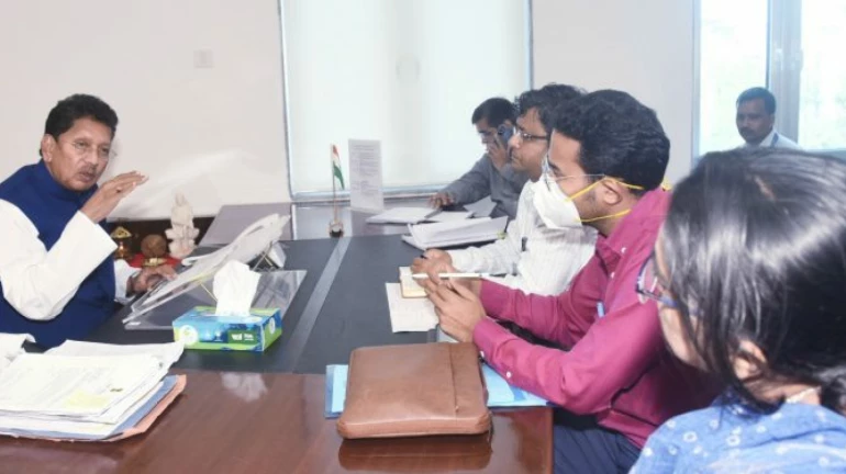 चर्नी रोड स्टेशन पर पुल मरम्मत होने तक अस्थाई टिकट खिड़की तत्काल शुरू की जाए- पालक मंत्री दीपक केसरकर चर्नी रोड स्टेशन पर पुल मरम्मत होने तक अस्थाई टिकट खिड़की तत्काल शुरू की जाए- पालक मंत्री दीपक केसरकर