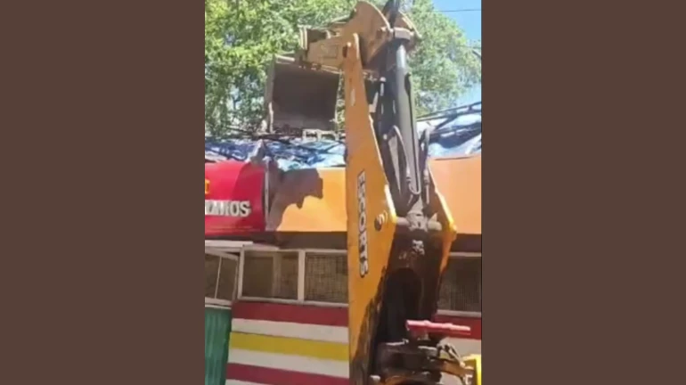 17 Illegal Structures in Andheri's Versova, Aaram Nagar, JP Nagar As BMC's Anti-Encroachment Drive Continues 17 Illegal Structures in Andheri's Versova, Aaram Nagar, JP Nagar As BMC's Anti-Encroachment Drive Continues