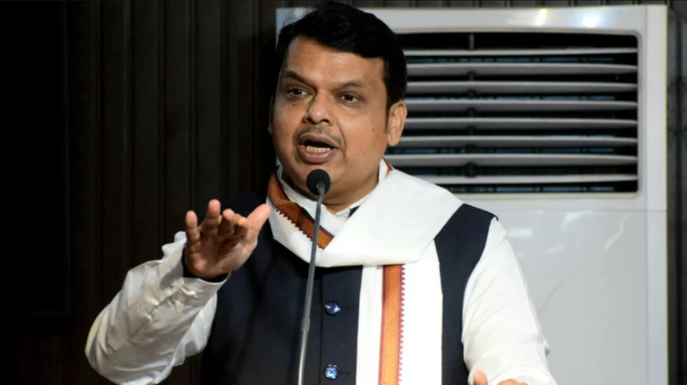 आता तरी आरेत कारशेडचं काम सुरू करा, फडणवीसांचा ठाकरे सरकारला सल्ला आता तरी आरेत कारशेडचं काम सुरू करा, फडणवीसांचा ठाकरे सरकारला सल्ला