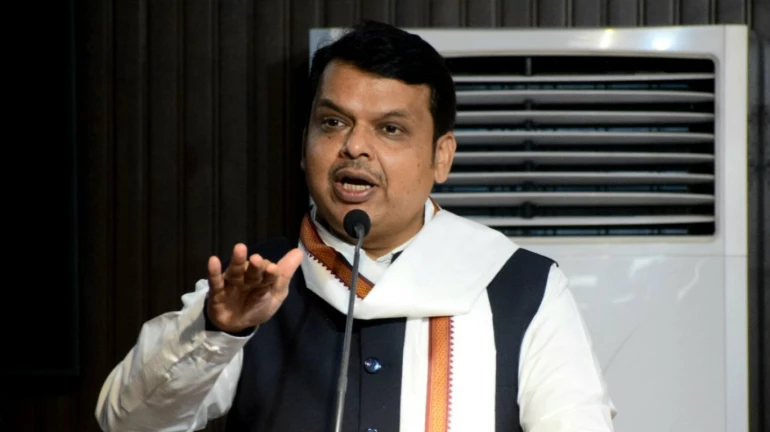 आंदोलन केलं की अटक, कुणी काही बोललं की अटक, हे थांबणार केव्हा?- फडणवीस आंदोलन केलं की अटक, कुणी काही बोललं की अटक, हे थांबणार केव्हा?- फडणवीस