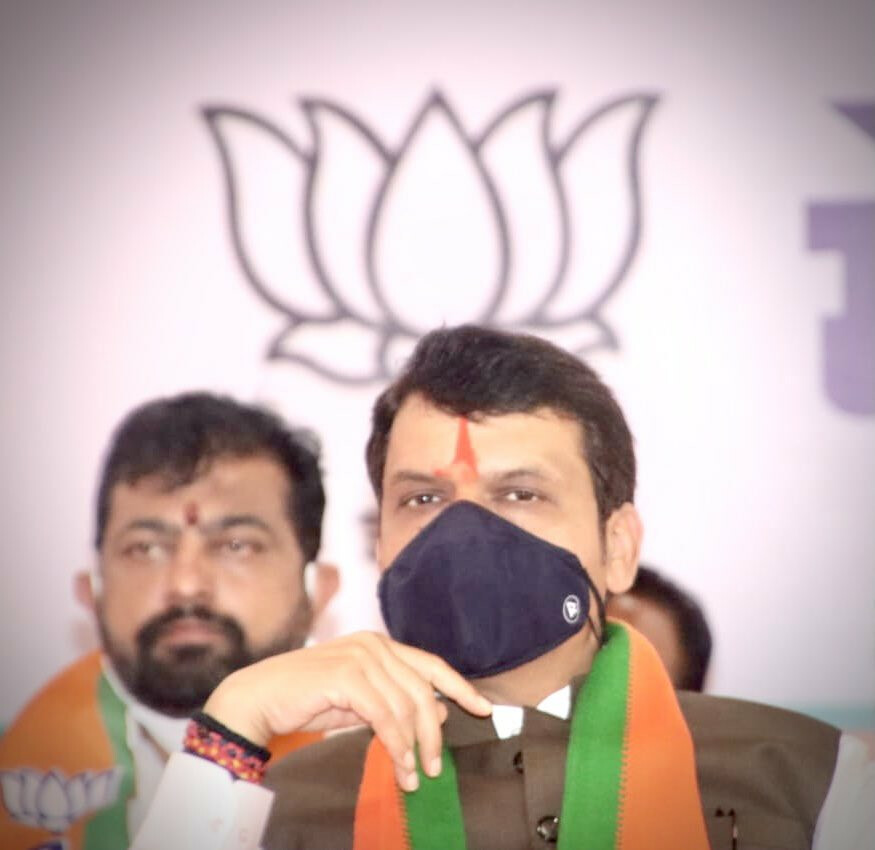 पत्रकारों और कैमरामैन को सरकार तत्काल फ्रंटलाईन वर्कर्स करे घोषित, फडणवीस ने यद्धव को पत्र लिख की मांग