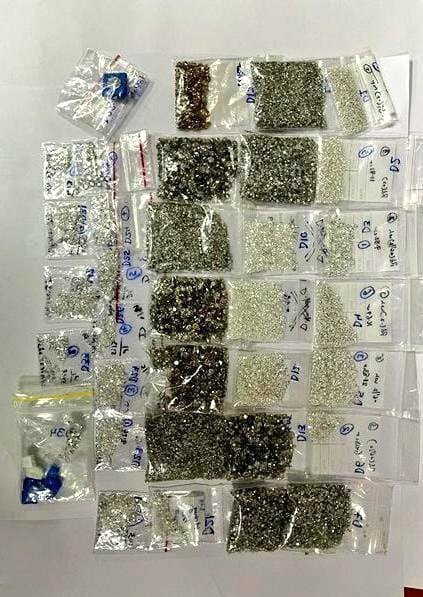 Mumbai: Diamonds worth INR 1.5 crore seized at the airport